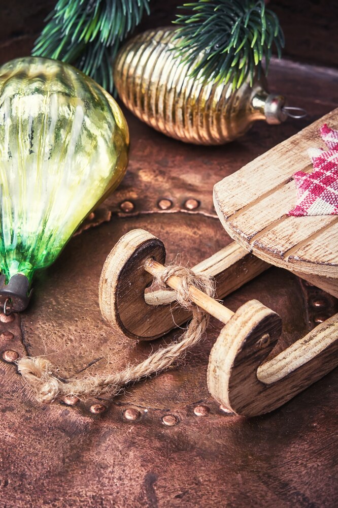 Vintage Sleigh Decorations